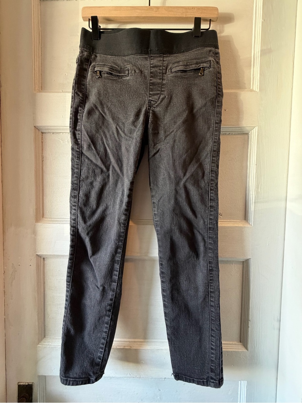 Free People Black Skinny Stretch Jeans with Zip Back Pockets